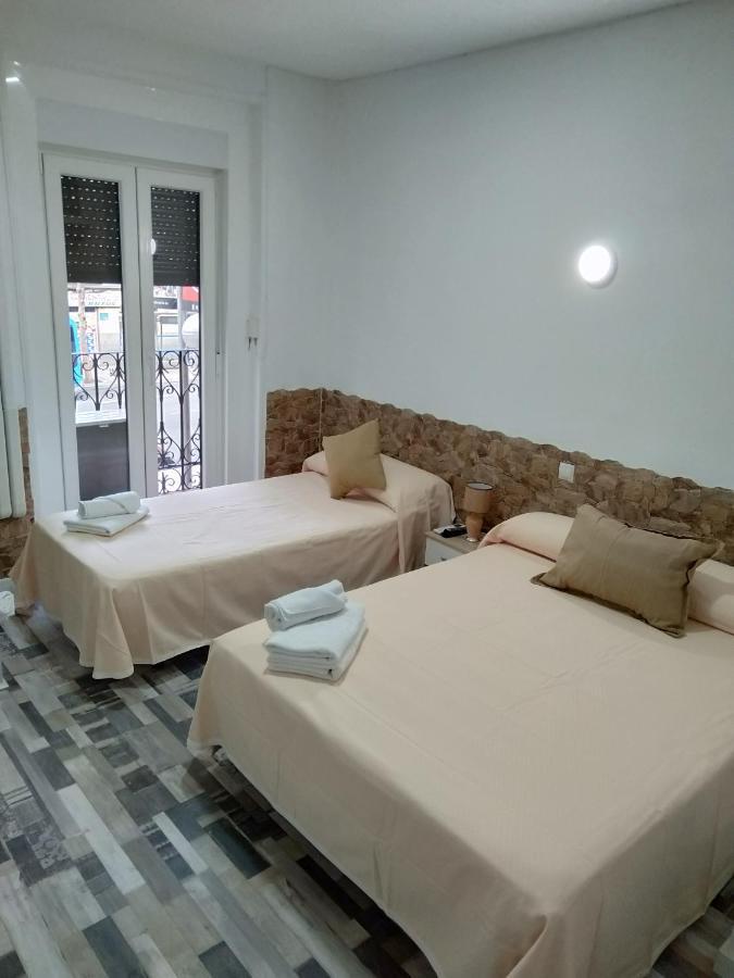 Hostal Noche Y Dia Madrid Dış mekan fotoğraf